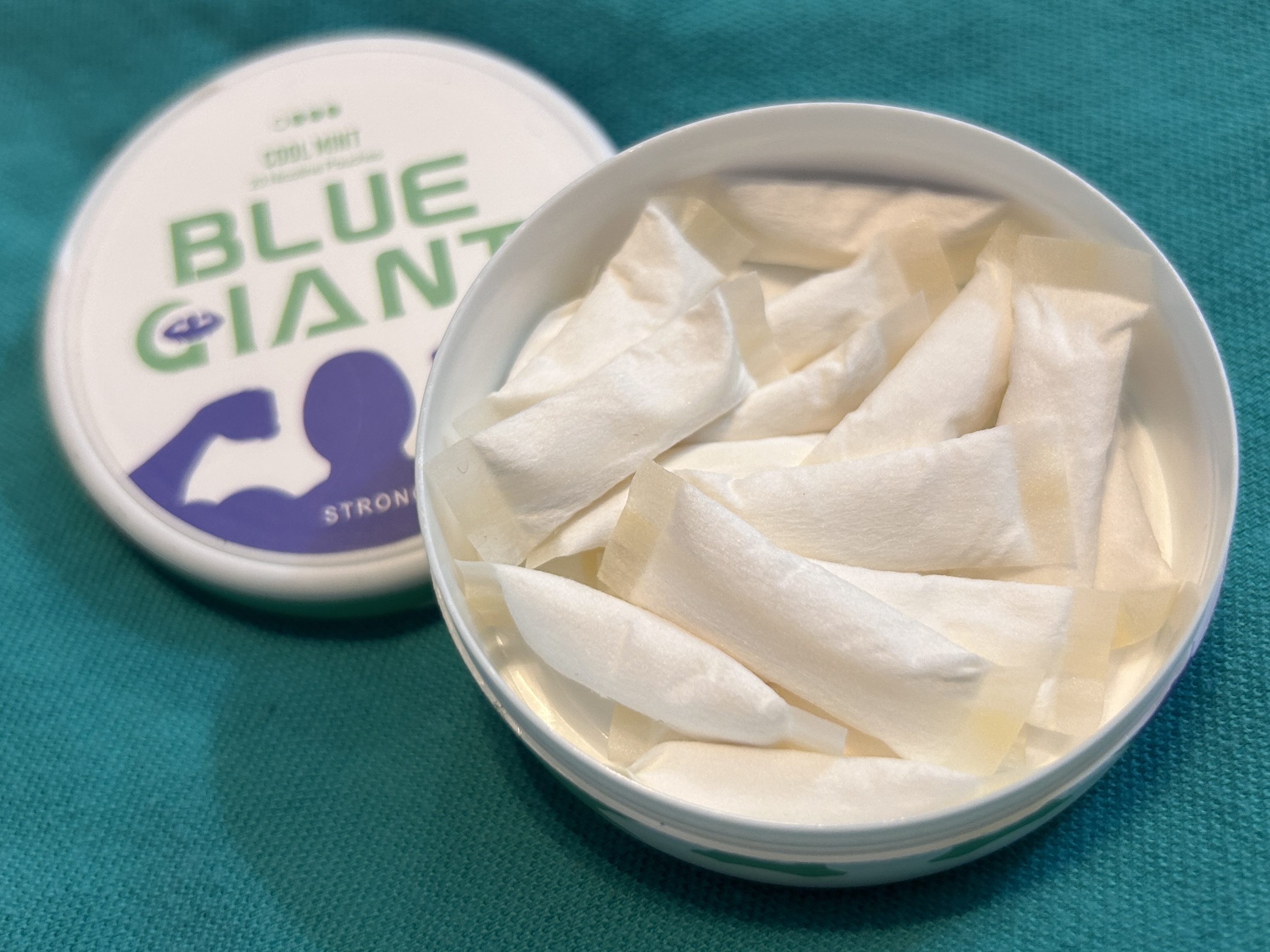 Blue Giant Nicotine Pouches
